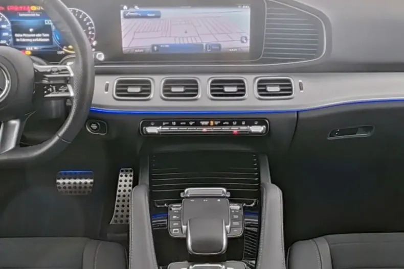 Mercedes-Benz GLE 400 (Clasa GLE) din 2024 cu 24.641 km - oferta MER186249 - foto 4