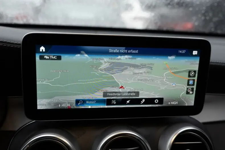 Mercedes-Benz GLC 300 (Clasa GLC) din 2024 cu 13.179 km - oferta MER186262 - foto 10