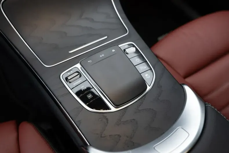 Mercedes-Benz GLC 300 (Clasa GLC) din 2024 cu 13.179 km - oferta MER186262 - foto 16