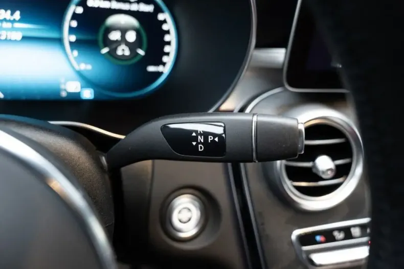 Mercedes-Benz GLC 300 (Clasa GLC) din 2024 cu 13.179 km - oferta MER186262 - foto 19