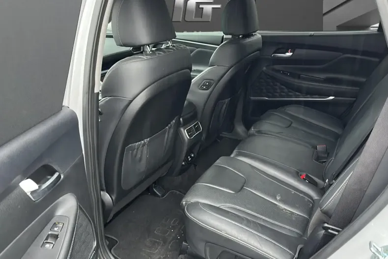 Hyundai SANTA FE din 2022 cu 51.175 km - oferta HYU186272 - foto 7