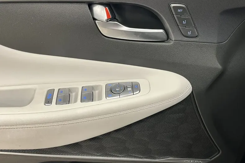 Hyundai SANTA FE din 2021 cu 84.037 km - oferta HYU186275 - foto 11