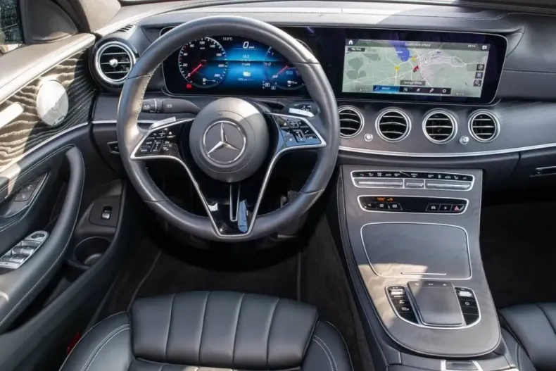 Mercedes-Benz E 300 (Clasa E) din 2022 cu 71.600 km - oferta MER186283 - foto 3