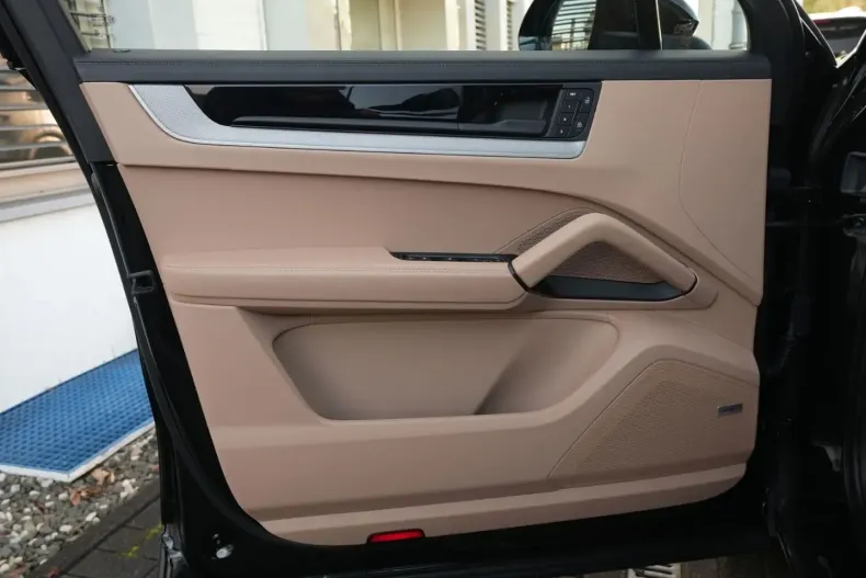 Porsche Cayenne din 2025 cu 12.000 km - oferta POR186287 - foto 32