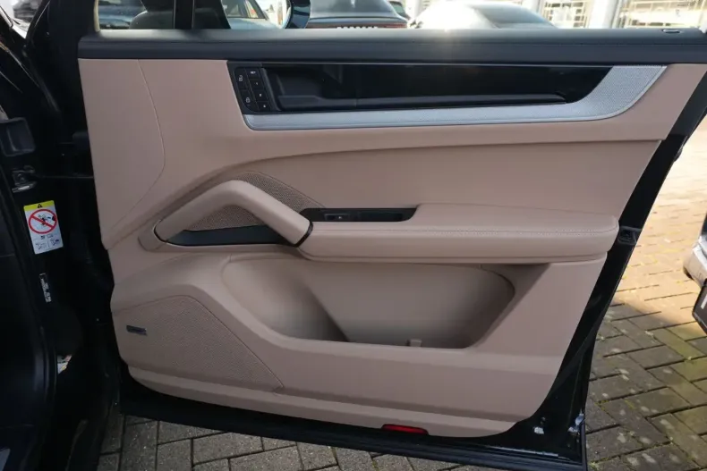 Porsche Cayenne din 2025 cu 12.000 km - oferta POR186287 - foto 45