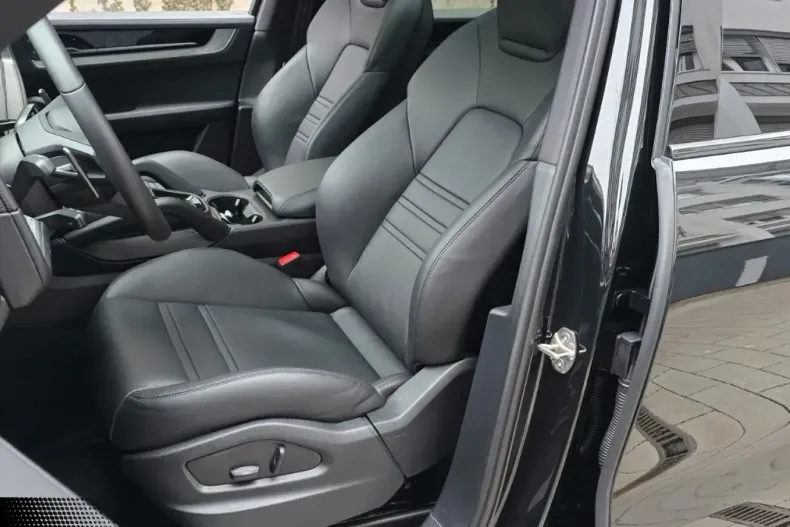 Porsche Cayenne din 2025 cu 16.700 km - oferta POR186289 - foto 10