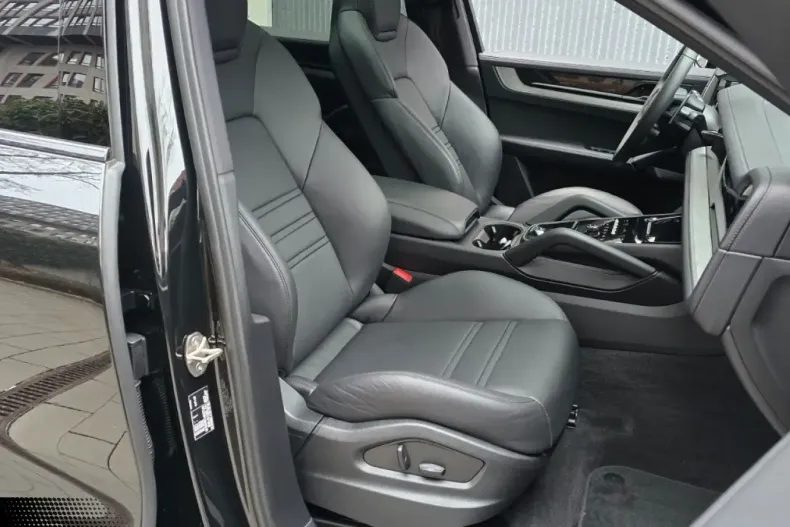 Porsche Cayenne din 2025 cu 16.700 km - oferta POR186289 - foto 13