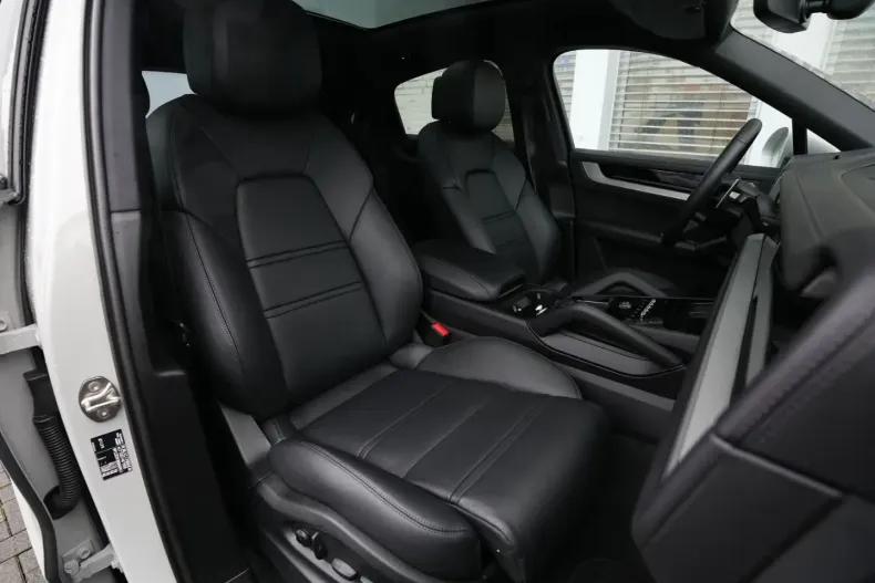 Porsche Cayenne din 2024 cu 16.000 km - oferta POR186290 - foto 3