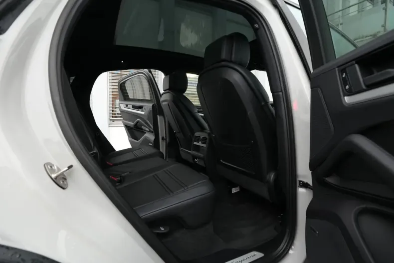 Porsche Cayenne din 2024 cu 16.000 km - oferta POR186290 - foto 38