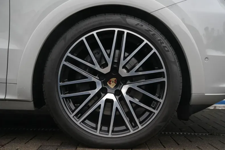 Porsche Cayenne din 2024 cu 16.000 km - oferta POR186290 - foto 48