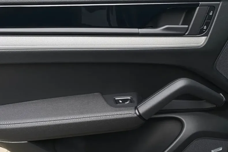 Porsche Cayenne din 2023 cu 64.000 km - oferta POR186291 - foto 34