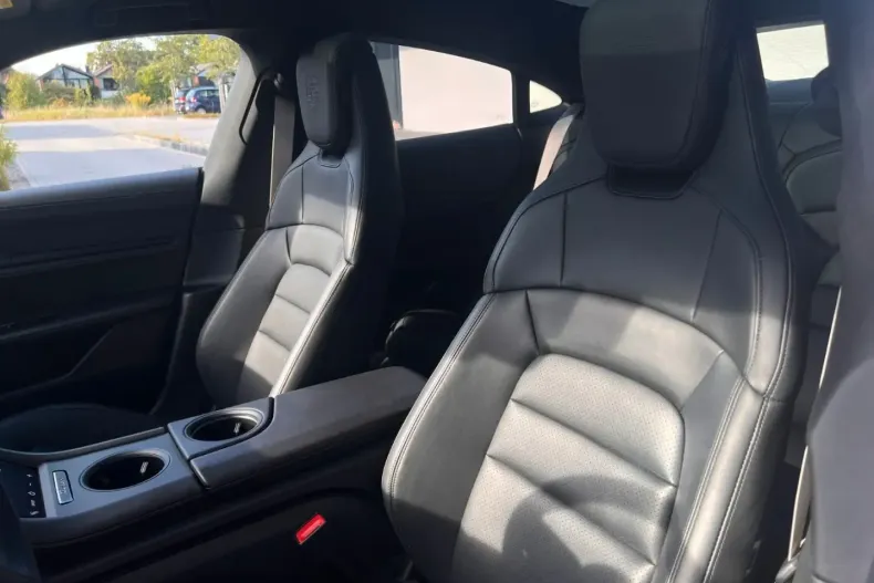 Porsche Taycan din 2023 cu 34.500 km - oferta POR186301 - foto 4