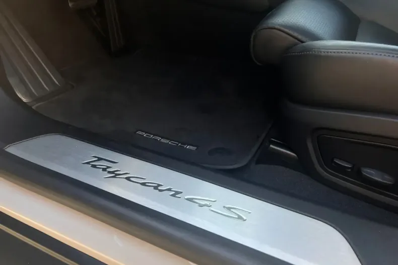 Porsche Taycan din 2023 cu 34.500 km - oferta POR186301 - foto 9