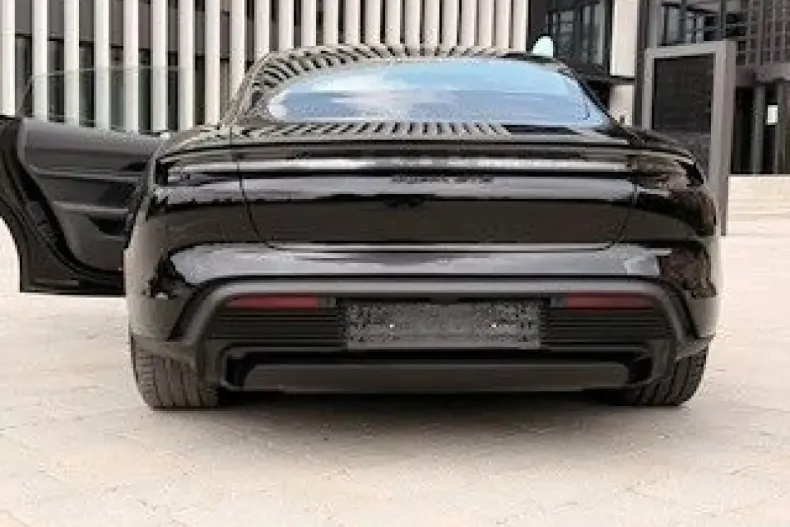 Porsche Taycan din 2023 cu 61.000 km - oferta POR186302 - foto 9