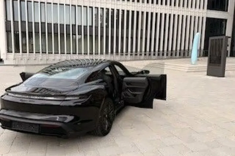 Porsche Taycan din 2023 cu 61.000 km - oferta POR186302 - foto 12