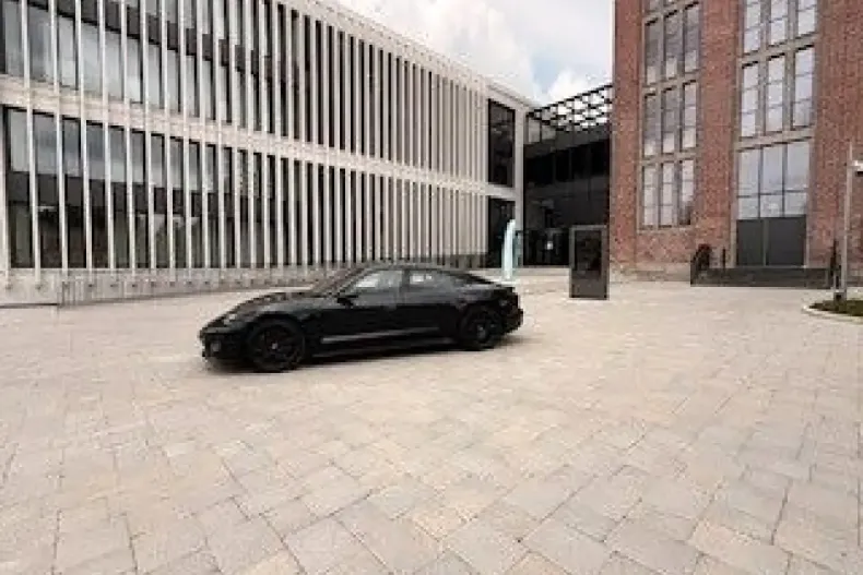 Porsche Taycan din 2023 cu 61.000 km - oferta POR186302 - foto 14