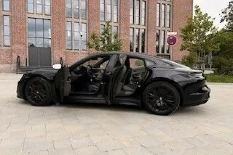 Porsche Taycan din 2023 cu 61.000 km - oferta POR186302 - foto 16