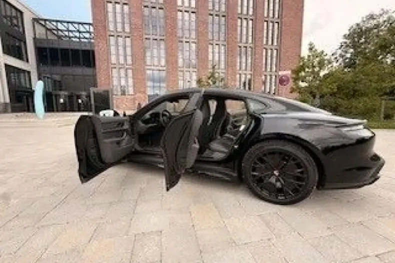 Porsche Taycan din 2023 cu 61.000 km - oferta POR186302 - foto 17