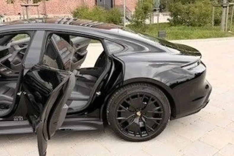 Porsche Taycan din 2023 cu 61.000 km - oferta POR186302 - foto 19