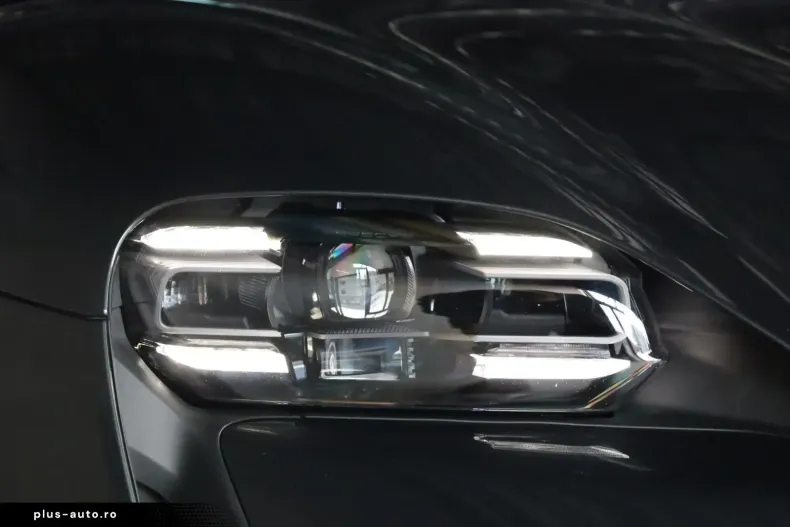 Porsche Taycan din 2023 cu 9.282 km - oferta POR186303 - foto 1