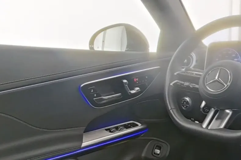 Mercedes-Benz CLE 300 (Clasa CLE) din 2024 cu 28.738 km - oferta MER186320 - foto 8