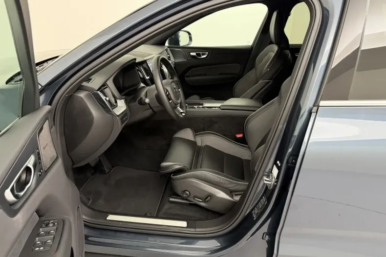 Volvo XC60 din 2025 cu 14.211 km - oferta VOL186322 - foto 11