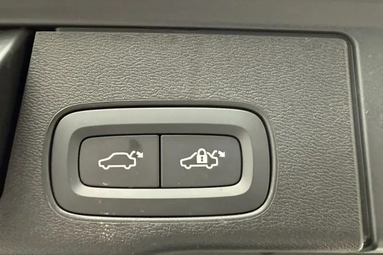 Volvo XC60 din 2025 cu 14.211 km - oferta VOL186322 - foto 15