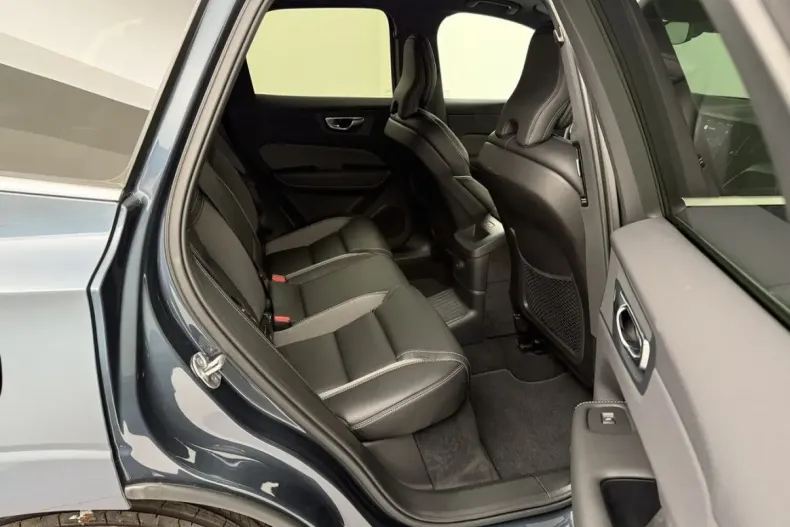 Volvo XC60 din 2025 cu 14.211 km - oferta VOL186322 - foto 18