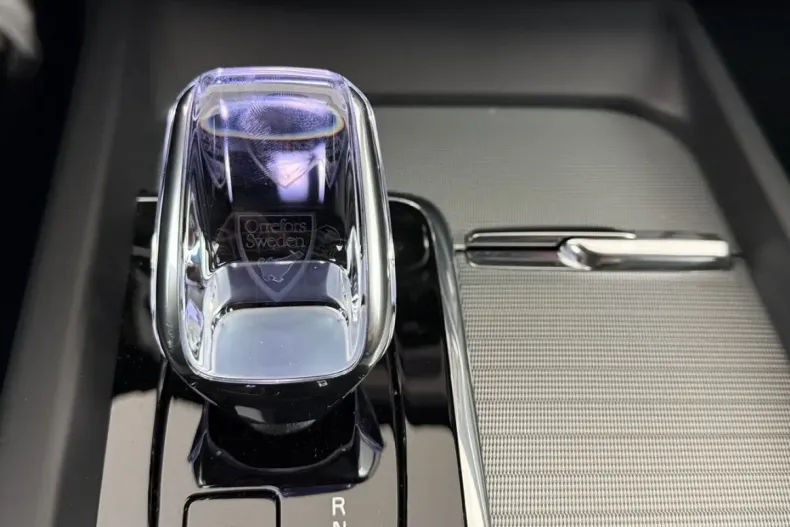 Volvo XC60 din 2025 cu 14.211 km - oferta VOL186322 - foto 29