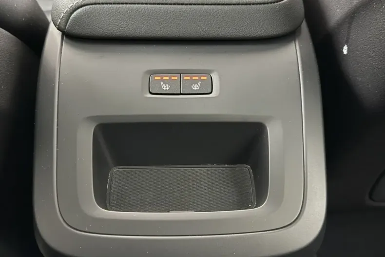 Volvo XC60 din 2025 cu 14.211 km - oferta VOL186322 - foto 31