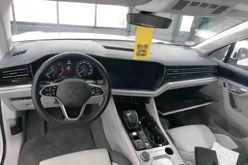 Volkswagen Touareg din 2022 cu 18.974 km - oferta VOL186334 - foto 4