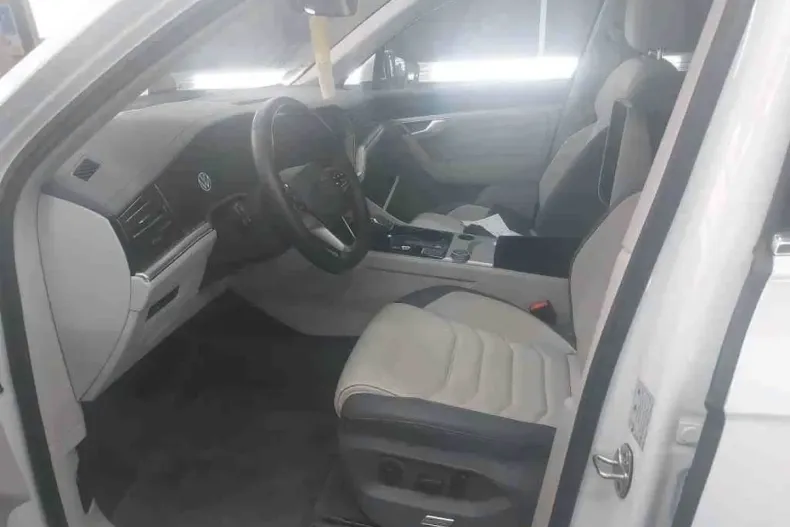 Volkswagen Touareg din 2022 cu 18.974 km - oferta VOL186334 - foto 5