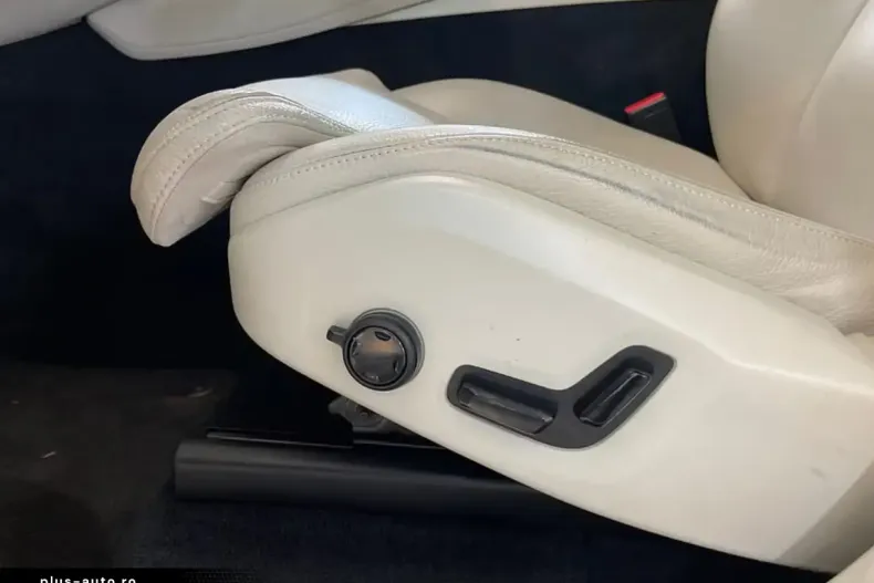 Volvo XC90 din 2023 cu 67.000 km - oferta VOL186342 - foto 18