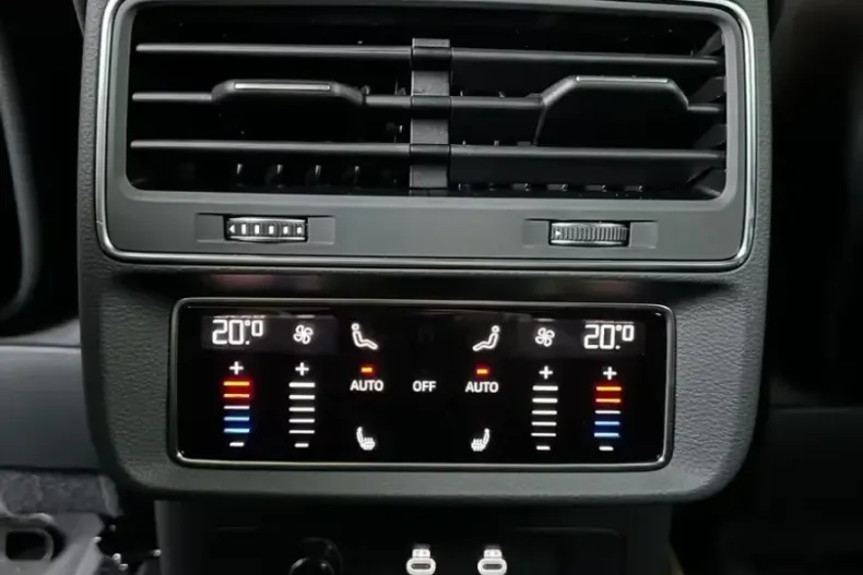 Audi RSQ8 din 2026 cu 10 km - oferta AUD186357 - foto 6