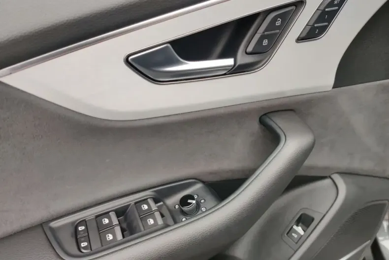 Audi SQ8 din 2024 cu 38.500 km - oferta AUD186359 - foto 9