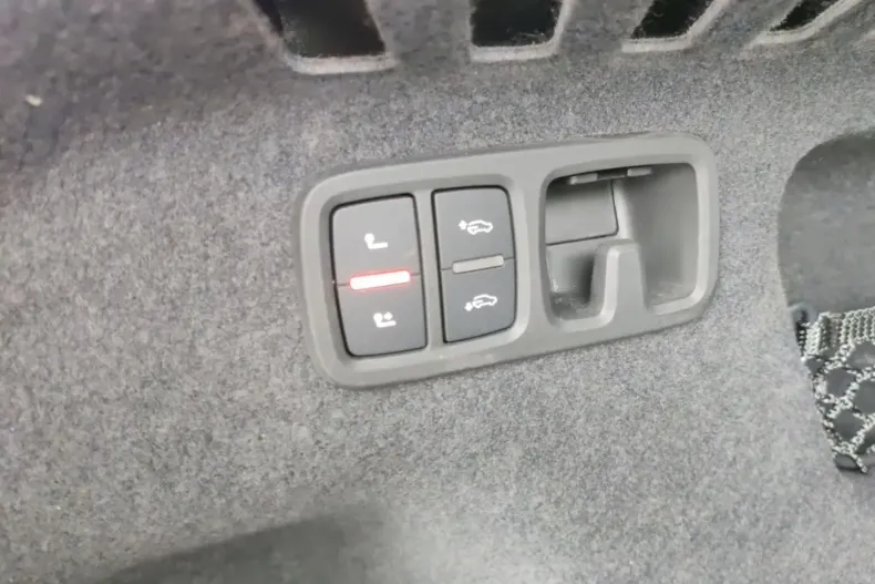 Audi SQ8 din 2024 cu 38.500 km - oferta AUD186359 - foto 14