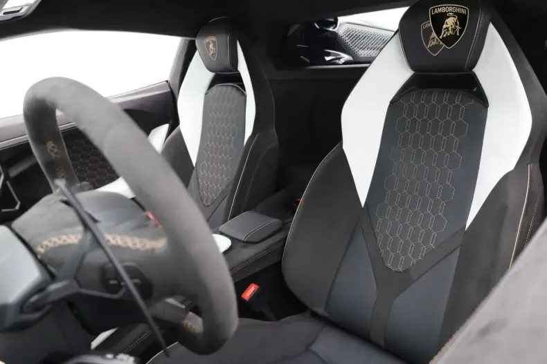 Lamborghini Revuelto din 2024 cu 1.152 km - oferta LAM186376 - foto 17