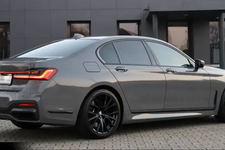 BMW 730 (Seria 7) din 2022 cu 45.518 km - oferta BMW186393 - foto 3