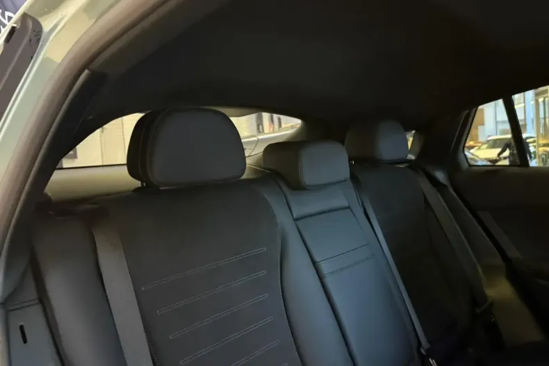 Mercedes-Benz GLC 300 (Clasa GLC) din 2024 cu 24.019 km - oferta MER186405 - foto 18