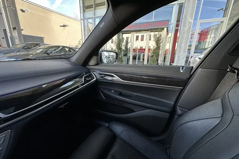 BMW 740 (Seria 7) din 2022 cu 38.594 km - oferta BMW186411 - foto 24