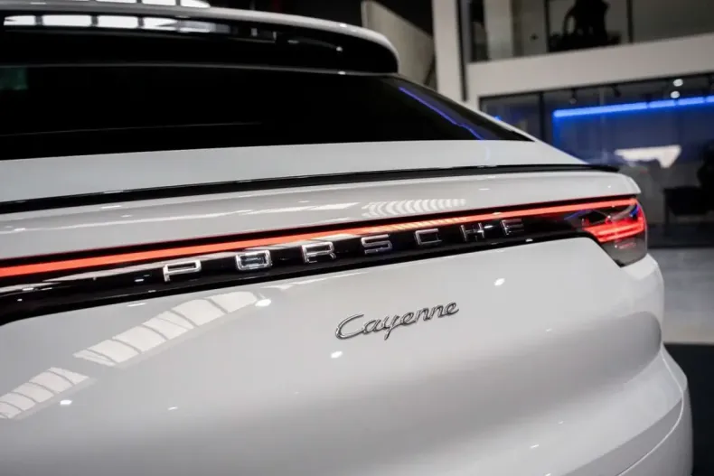 Porsche Cayenne din 2021 cu 42.052 km - oferta POR186413 - foto 6