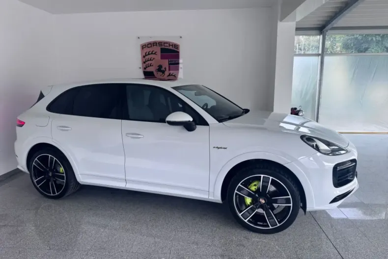 Porsche Cayenne din 2021 cu 75.280 km - oferta POR186425 - foto 1