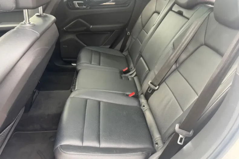 Porsche Cayenne din 2021 cu 75.280 km - oferta POR186425 - foto 13