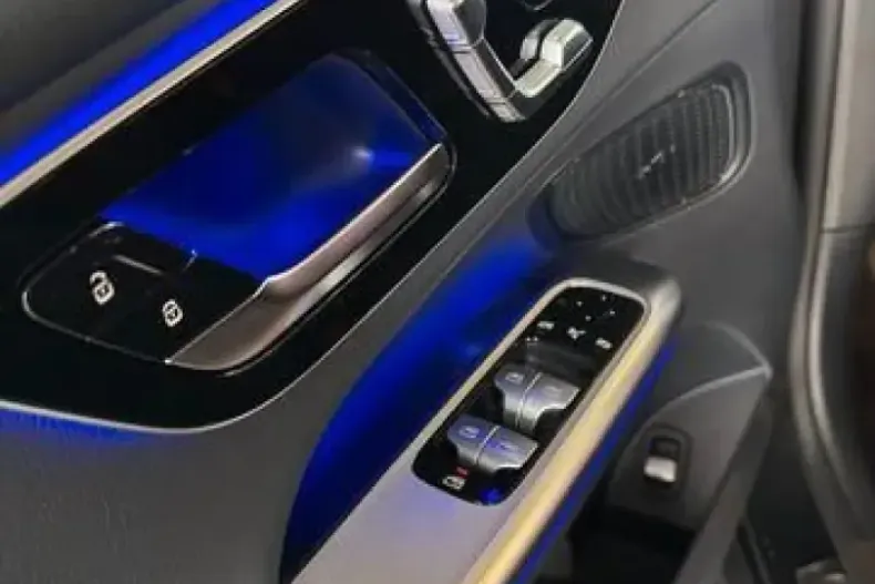 Mercedes-Benz GLC 200 (Clasa GLC) din 2023 cu 29.980 km - oferta MER186432 - foto 6