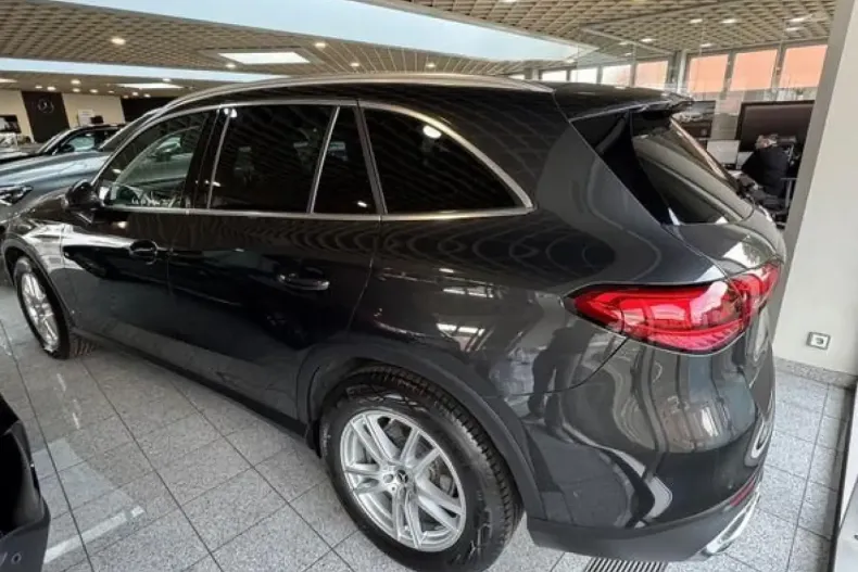 Mercedes-Benz GLC 200 (Clasa GLC) din 2023 cu 29.980 km - oferta MER186432 - foto 8