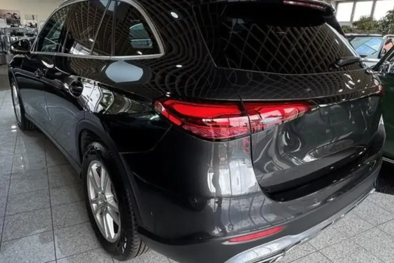 Mercedes-Benz GLC 200 (Clasa GLC) din 2023 cu 29.980 km - oferta MER186432 - foto 13