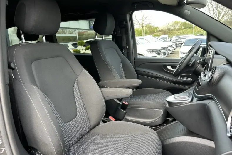 Mercedes-Benz V 300 (Clasa V) din 2022 cu 78.800 km - oferta MER186436 - foto 9