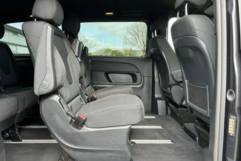 Mercedes-Benz V 300 (Clasa V) din 2022 cu 78.800 km - oferta MER186436 - foto 10