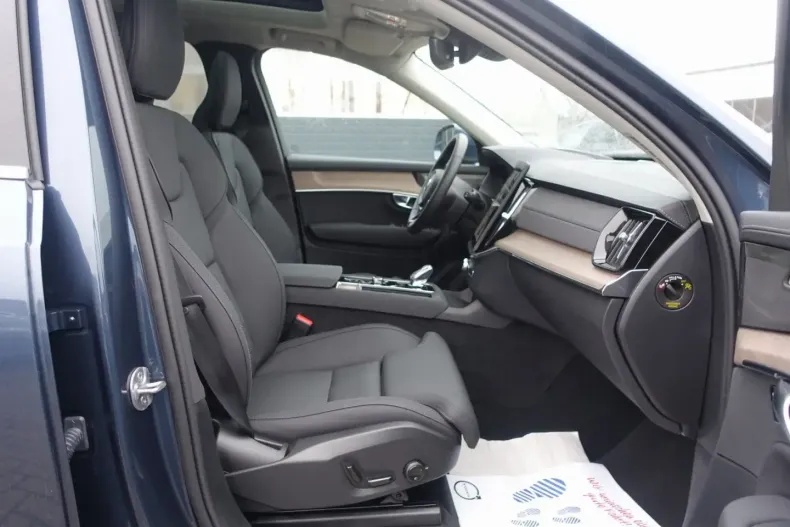 Volvo XC90 din 2025 cu 18.900 km - oferta VOL186438 - foto 10