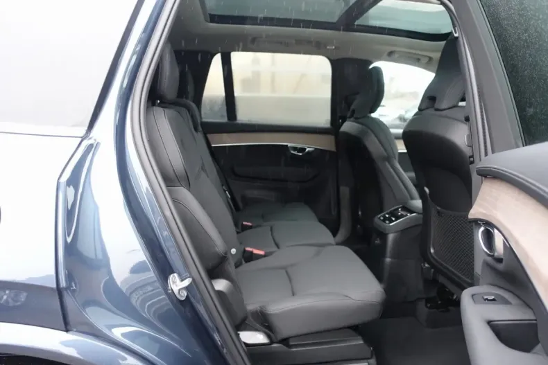 Volvo XC90 din 2025 cu 18.900 km - oferta VOL186438 - foto 11